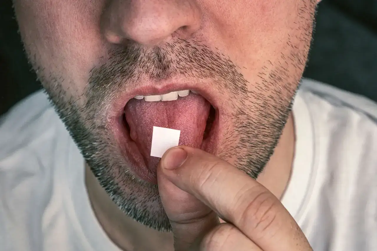 Ergina (LSA) - czy to naturalne LSD? Poznaj działanie i ryzyko